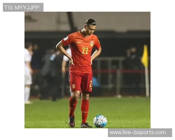 克雷桑身穿巴西9号球衣现场助威激情对决韩国队